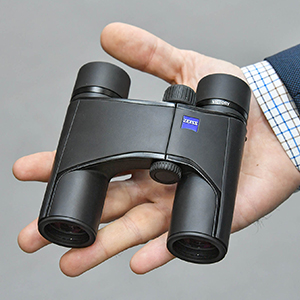 بررسی دوربین دو چشمی Zeiss Victory Pocket
