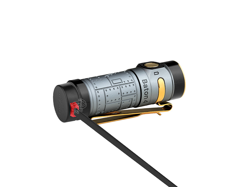 چراغ قوه جیبی شارژی اولایت بتون 4 فایتر پایلوت